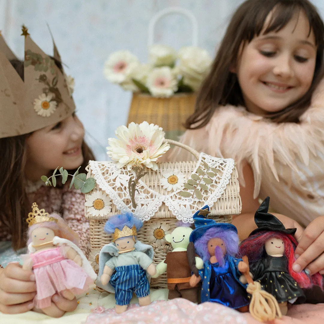 Active learners Growing minds Holdie Fairytale Folk - Wulfric The Wizard