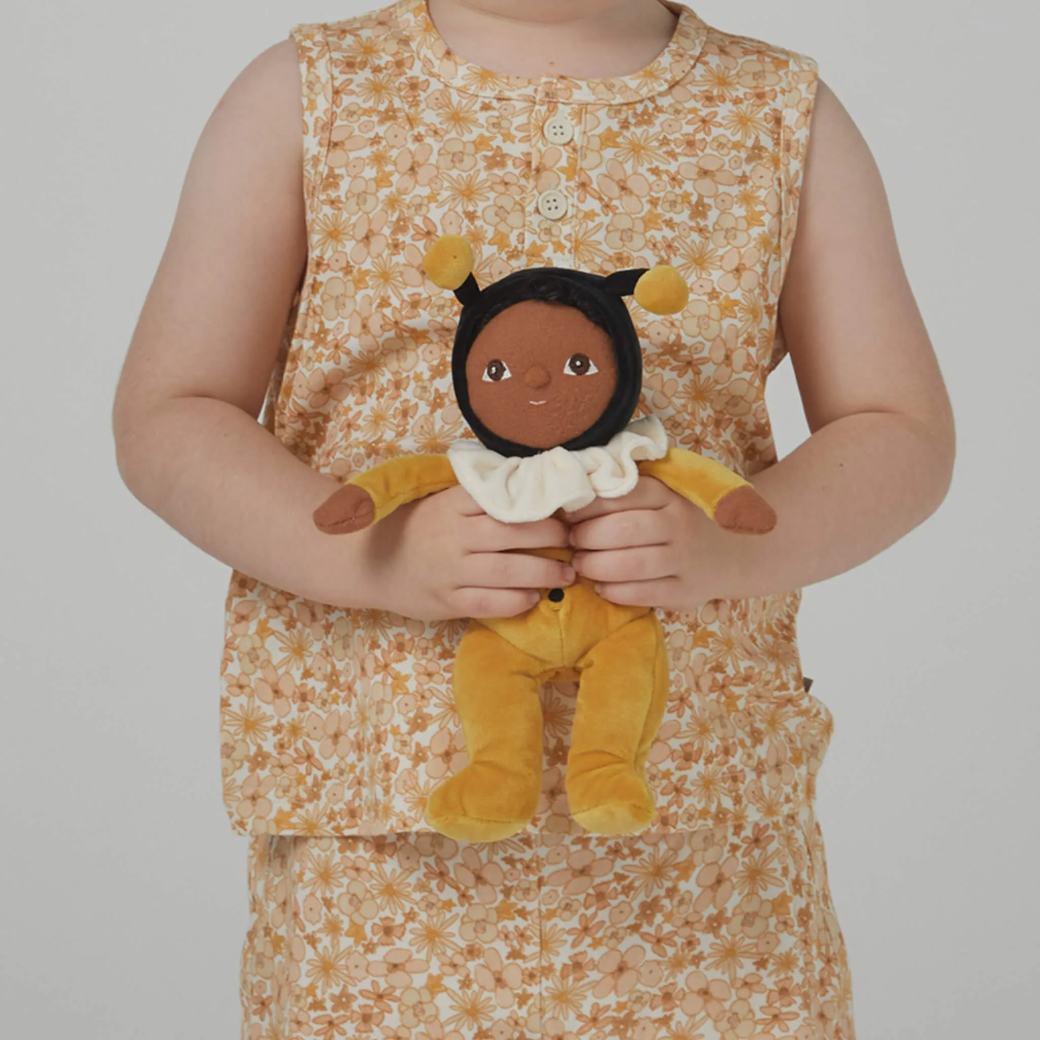 Dinky Dinkums Backyard Buddies - Billie Bumblebee Creative time for curious minds