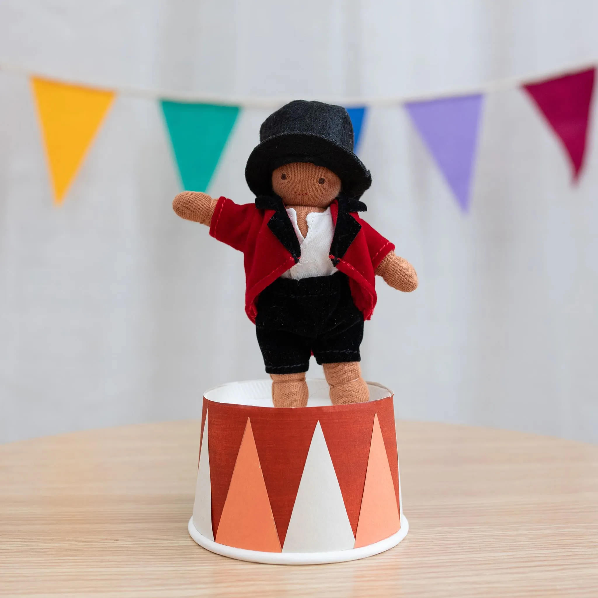 Holdie Circus Folk - Rolando The Ringleader Tiny thinkers Smart little ones