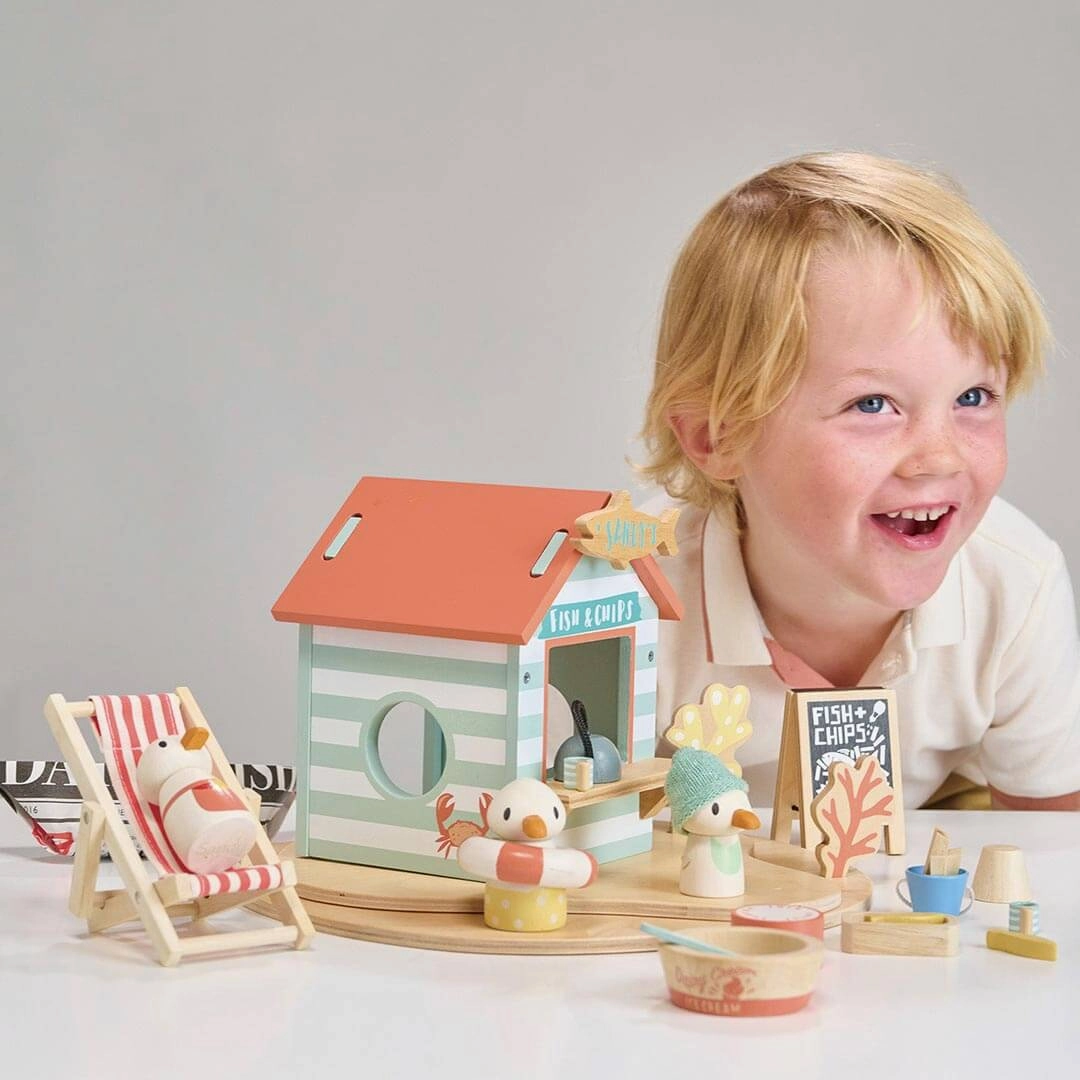 Sandy'S Wooden Beach Hut Smart activities for young learners Engaging young minds