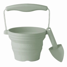 Little learners Young explorers Scrunch Gardening Set Sage Green