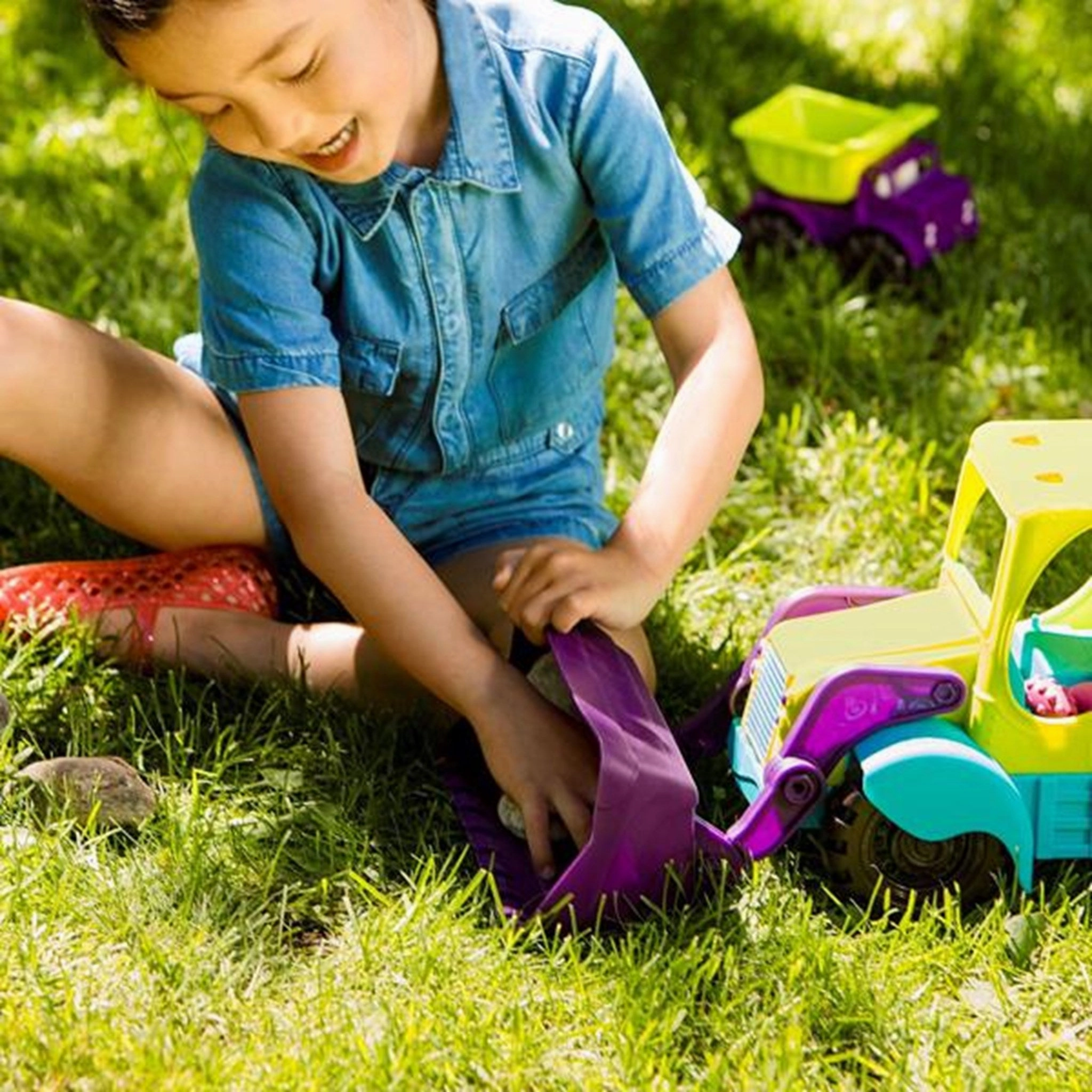 Discover & grow B-Toys Loadie Loader Green