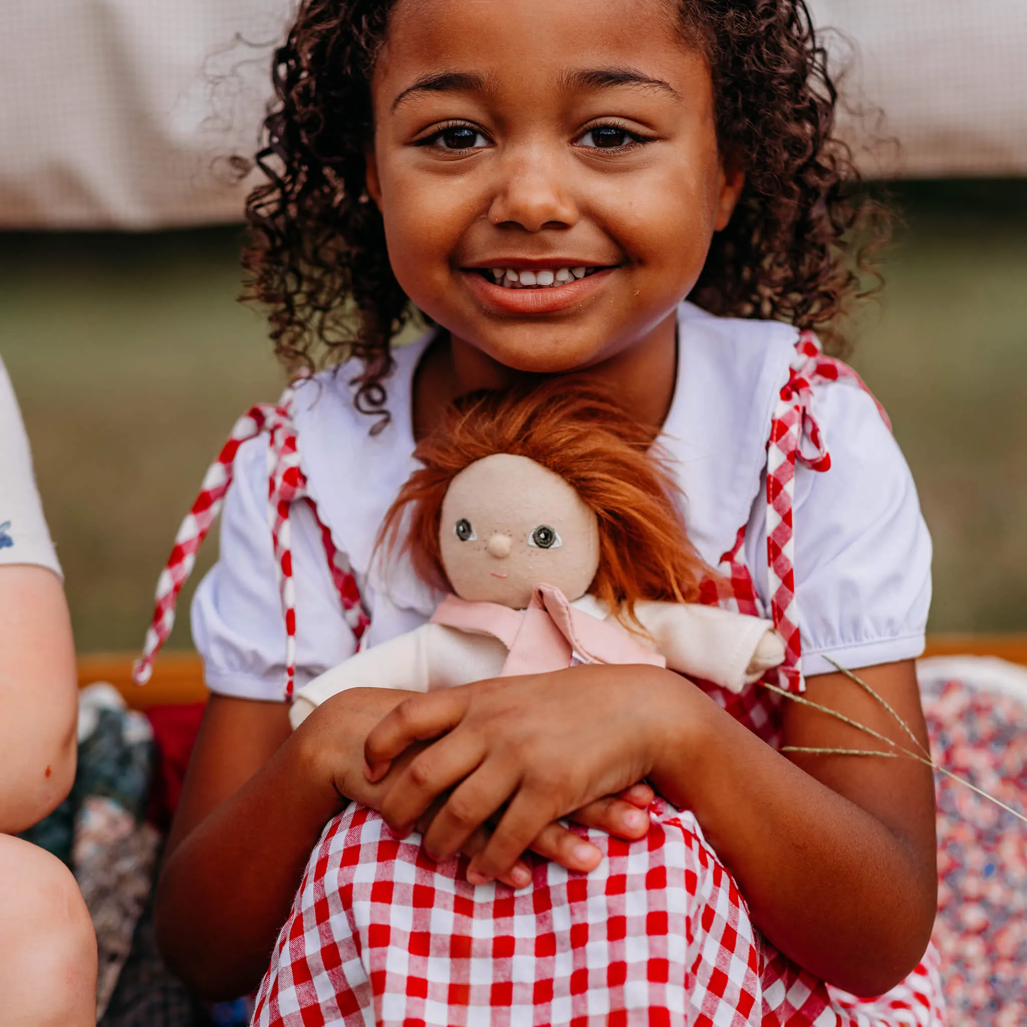Young minds at work Kid-centered learning Dress Me Dinky - Hazel Hawthorne