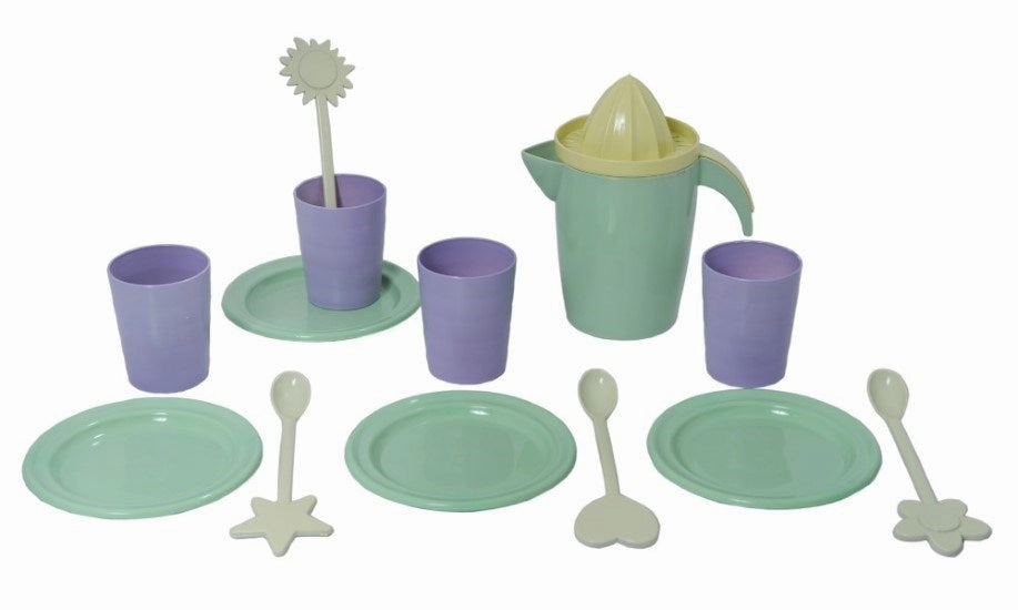 Enrichment activities Plasto Dinner Set For 4 With Jug And Mixers 14 Pcs