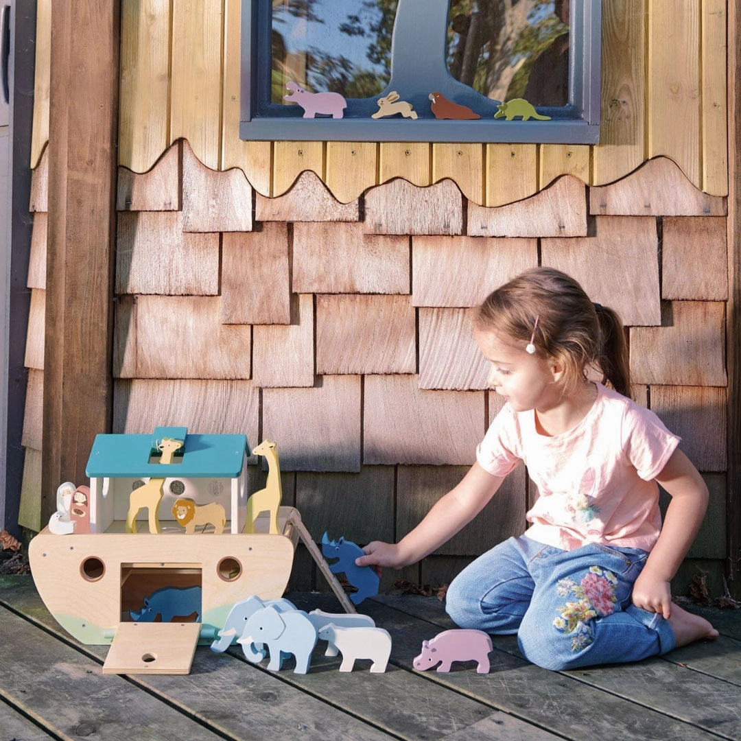 Wooden NoahS Ark Play Set Designed for development Smart kids gear