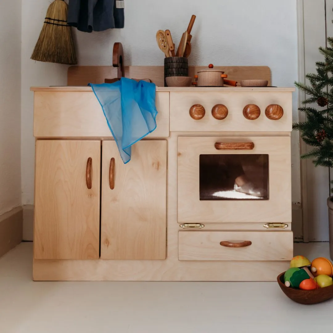 Thoughtful learning Playful learning Classic Wooden Play Kitchen