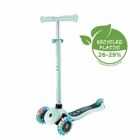 Designed for development Imaginative play Globber Primo Lights V2 Scooter - Dark Mint / Mint (3 - 7Y )