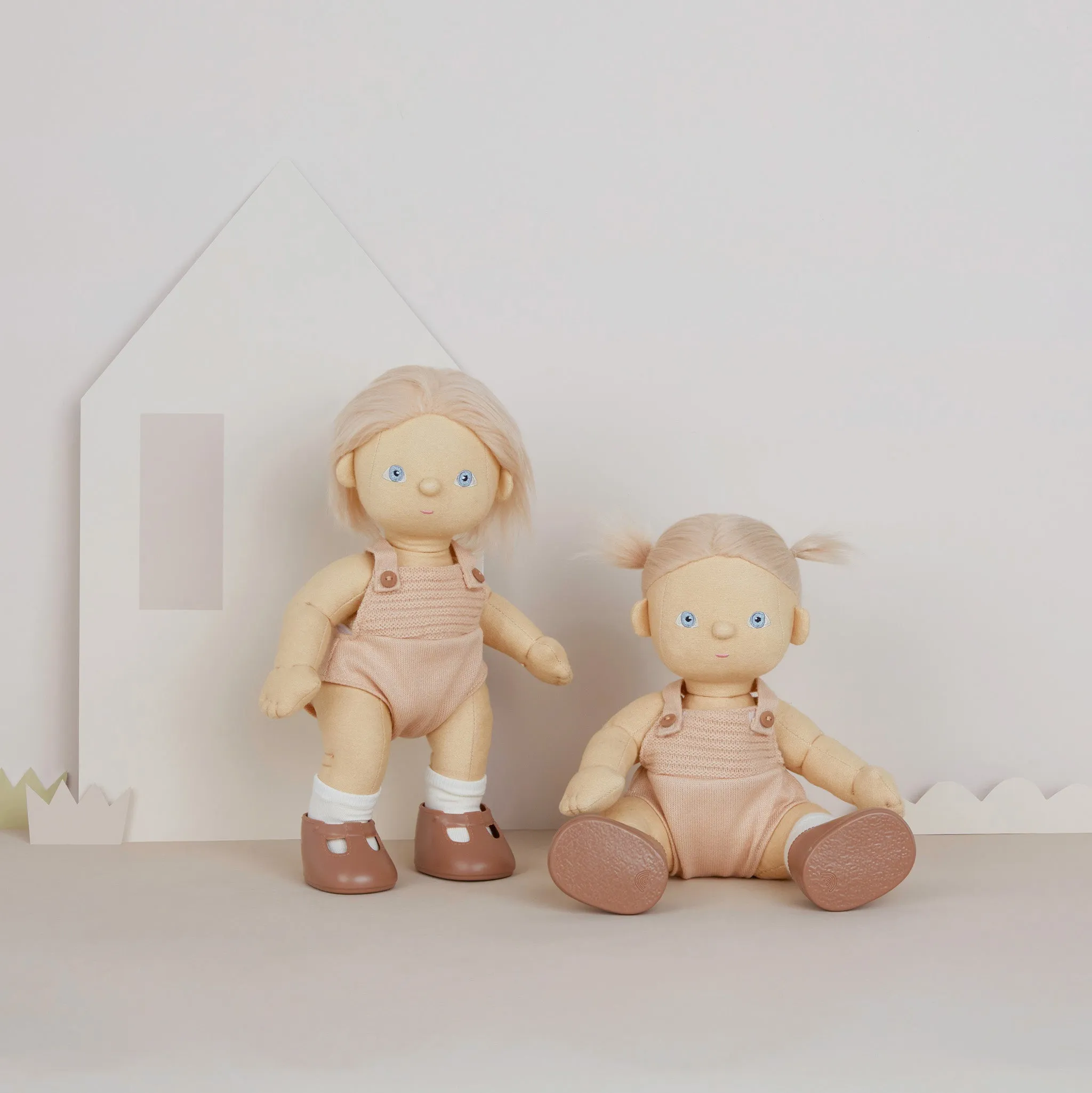 Dinkum Dolls - Petal Happy hands