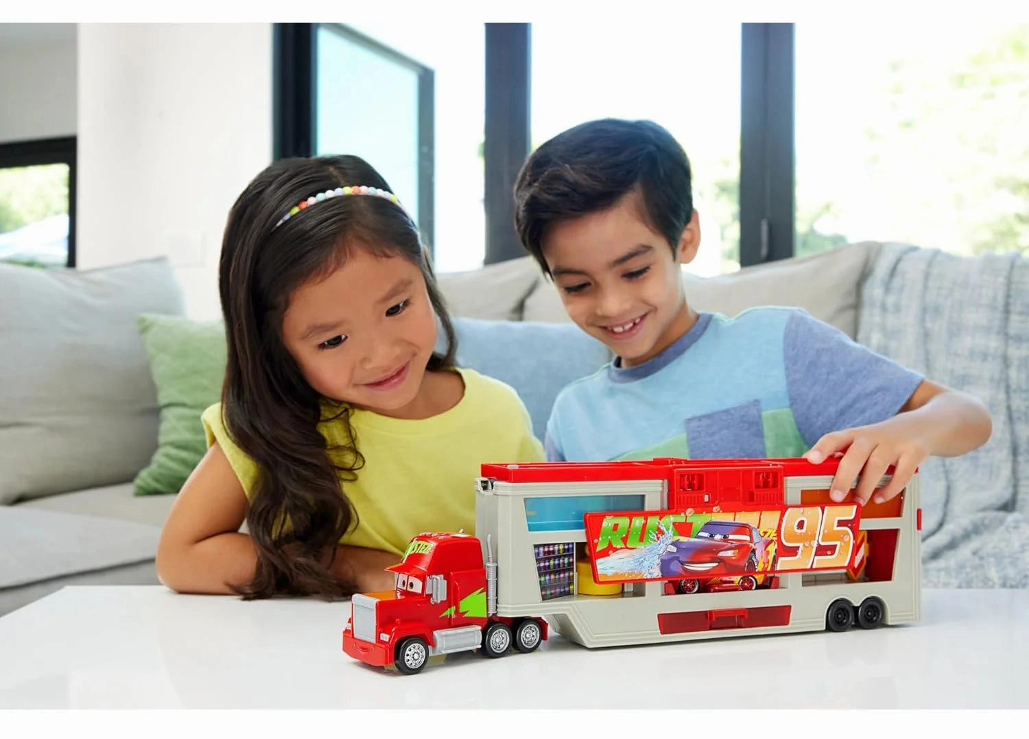 Cars Mack Official Mobile Paintshop Colour Changing Truck Playset Playroom learning