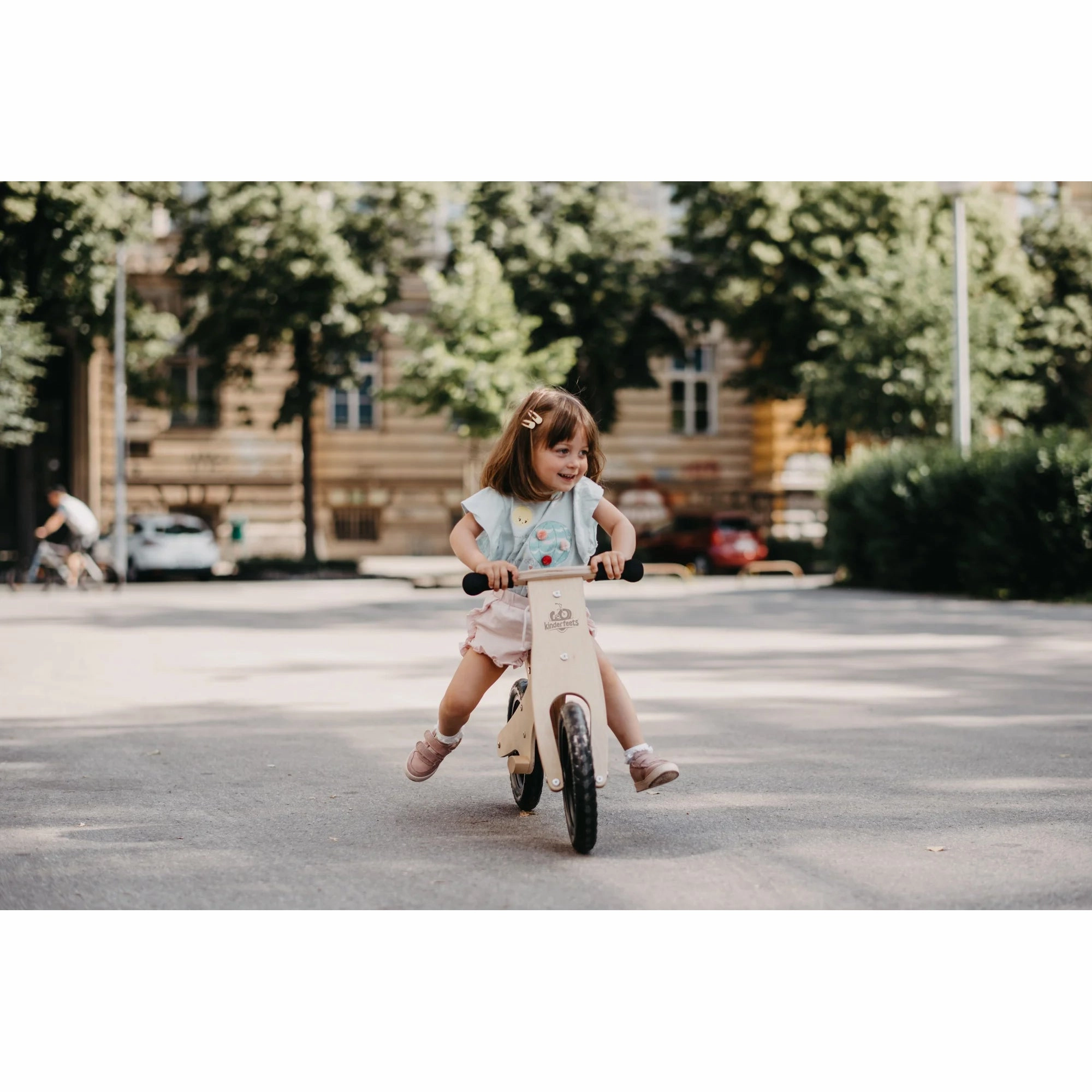 Kinderfeets Balance Bike - Natural Happy hands Quiet play for growing minds