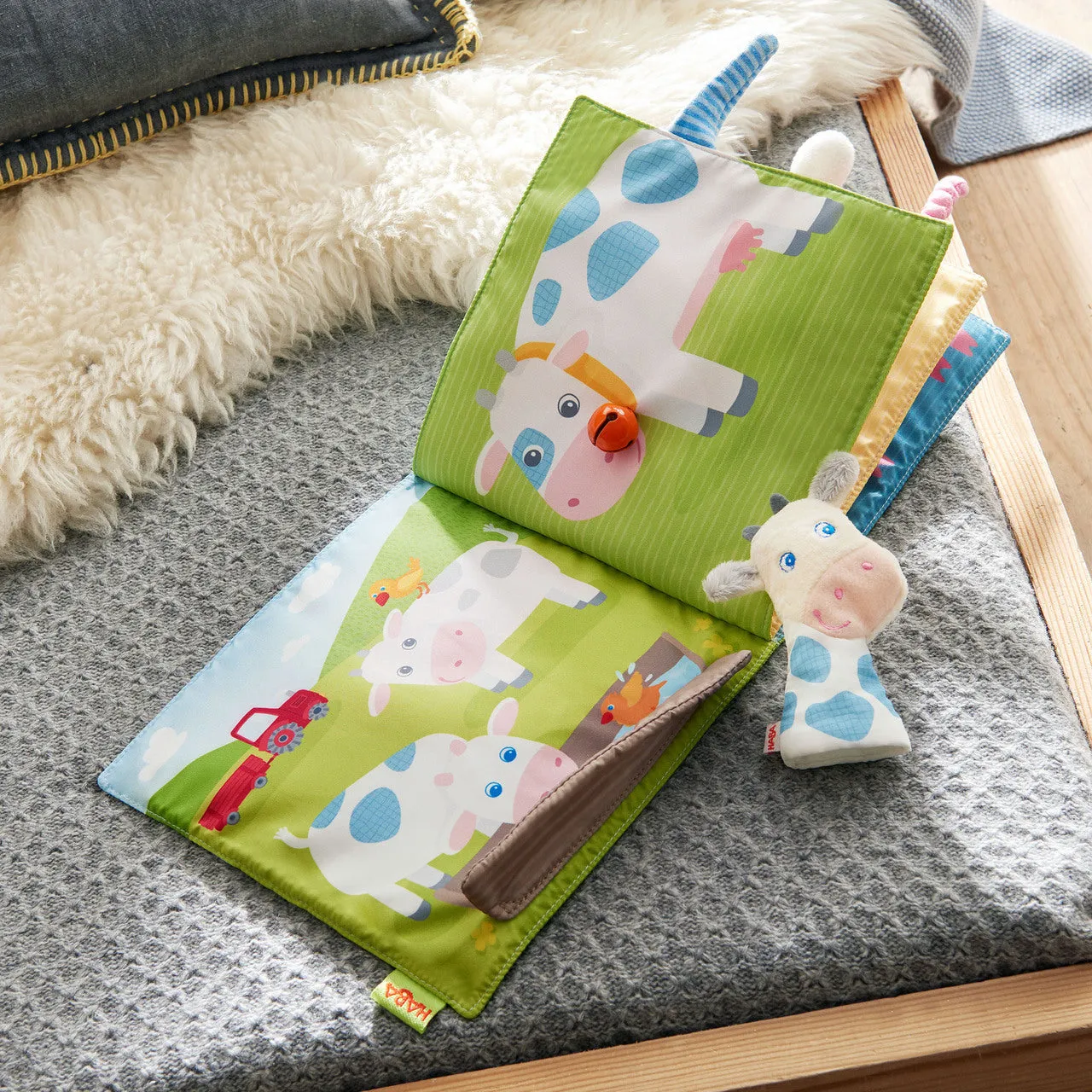 Play & learn Exploration made fun Down On The Farm Soft Book