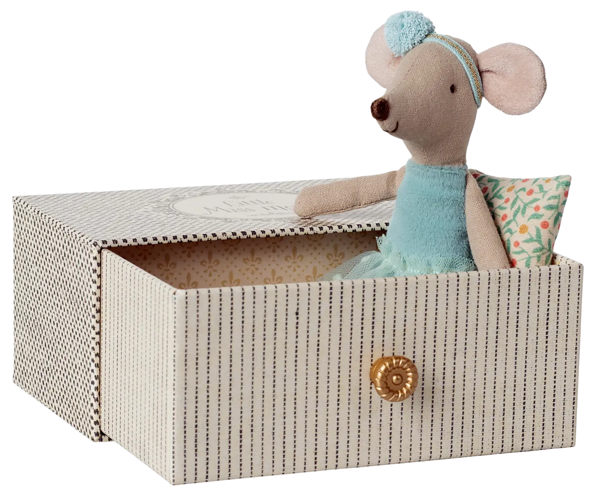 Little learners Little Sister Dance Mouse With Daybed