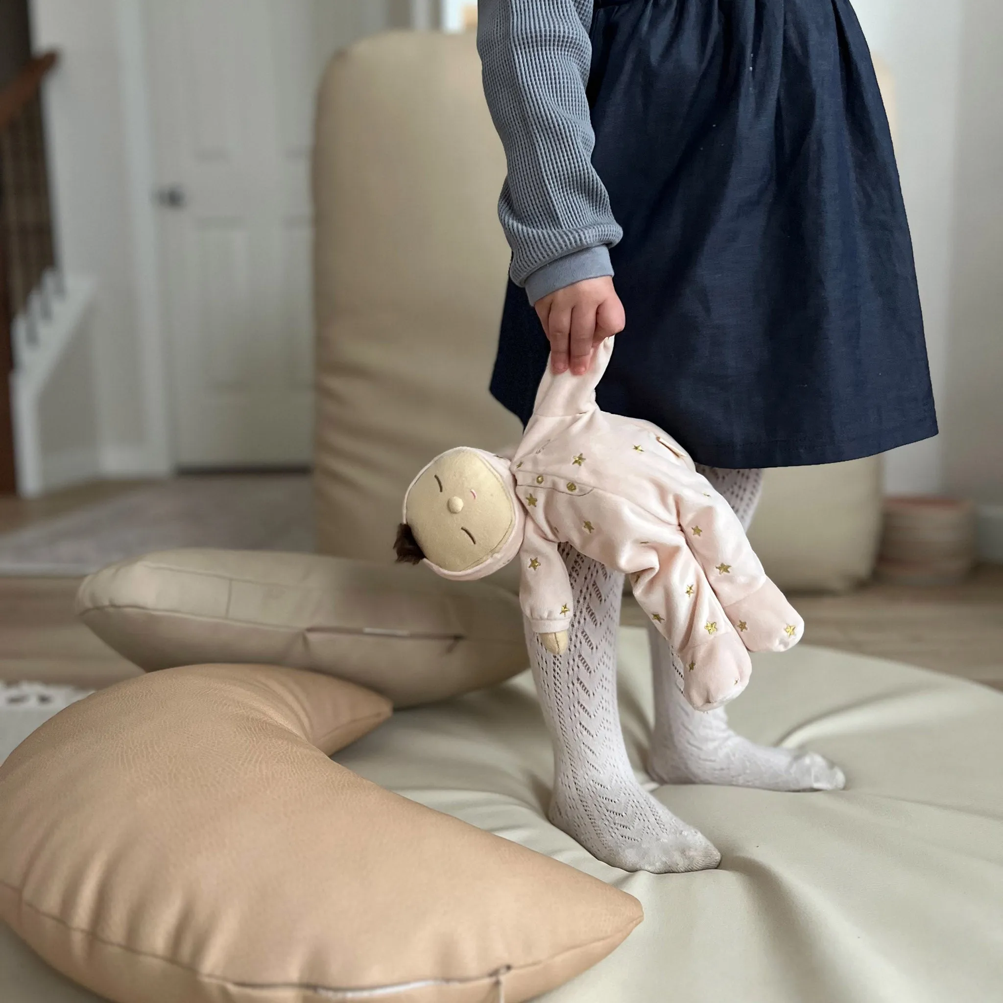 Lullaby Dozy Dinkum - Luna Sensory fun for little hands Learning tools