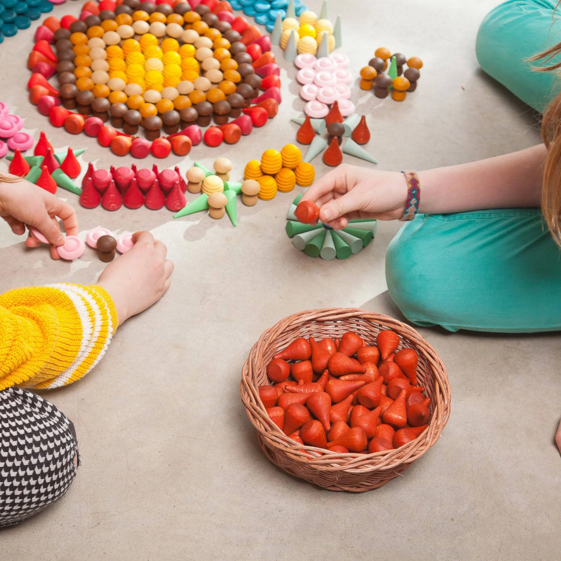 Learning tools Wooden Mandala Set, Fire Cones