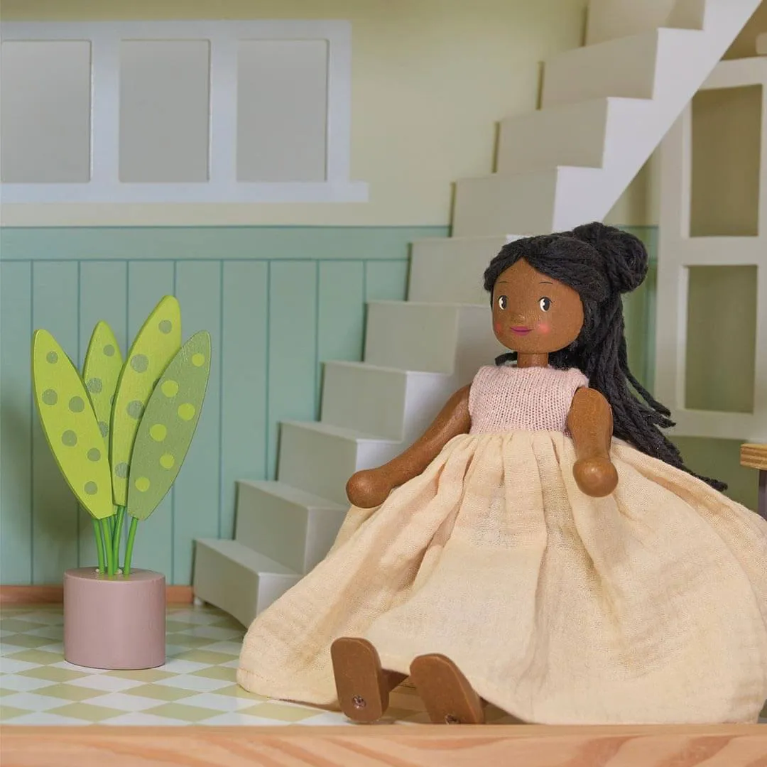 Hands-on discovery Lola Wooden Doll
