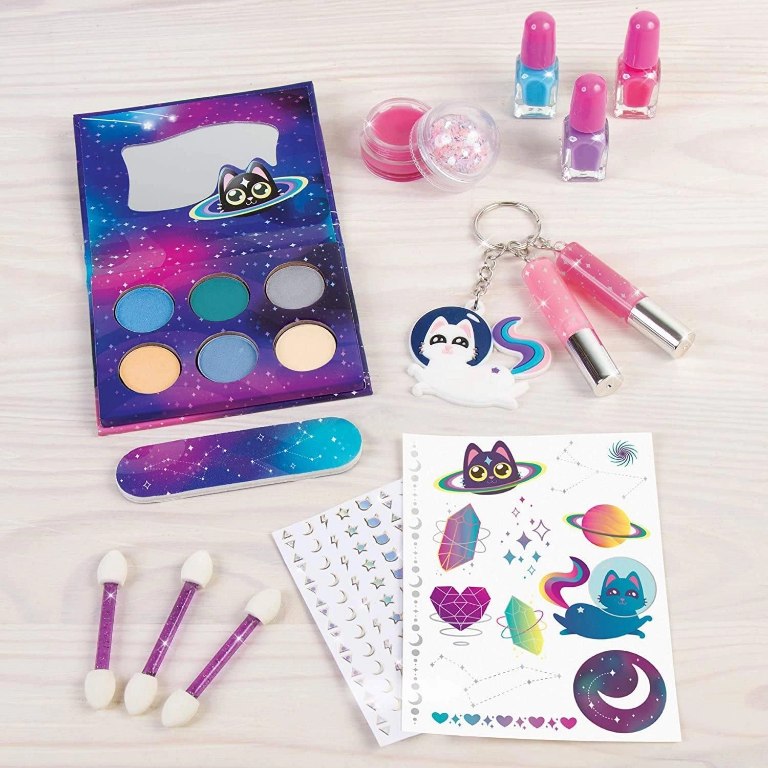 Play-based education Hands-on discovery Make It Real Girl-On-The-Go Cosmetic Set