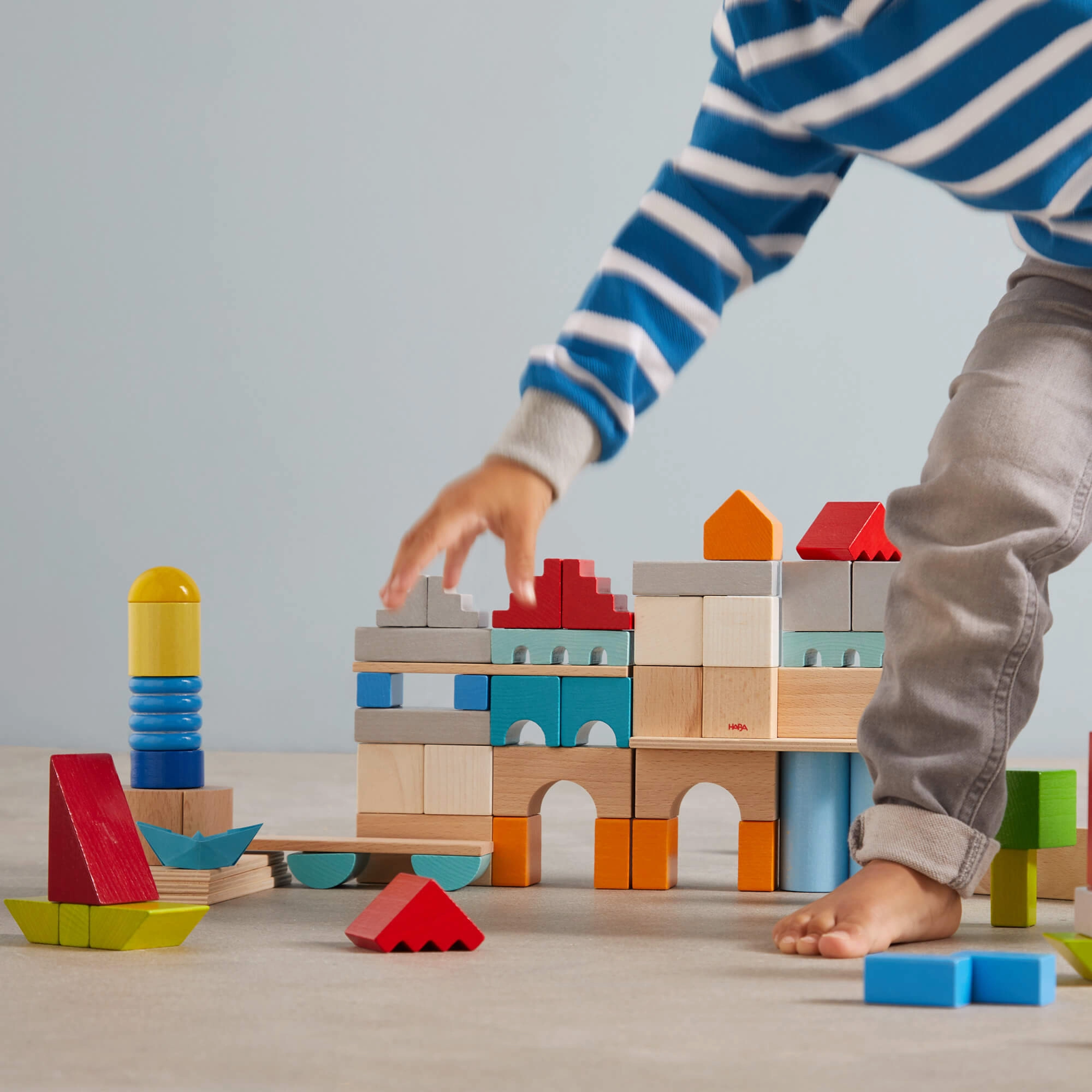 Colored Wooden Building Blocks - 85 Piece Set Inspiring creativity