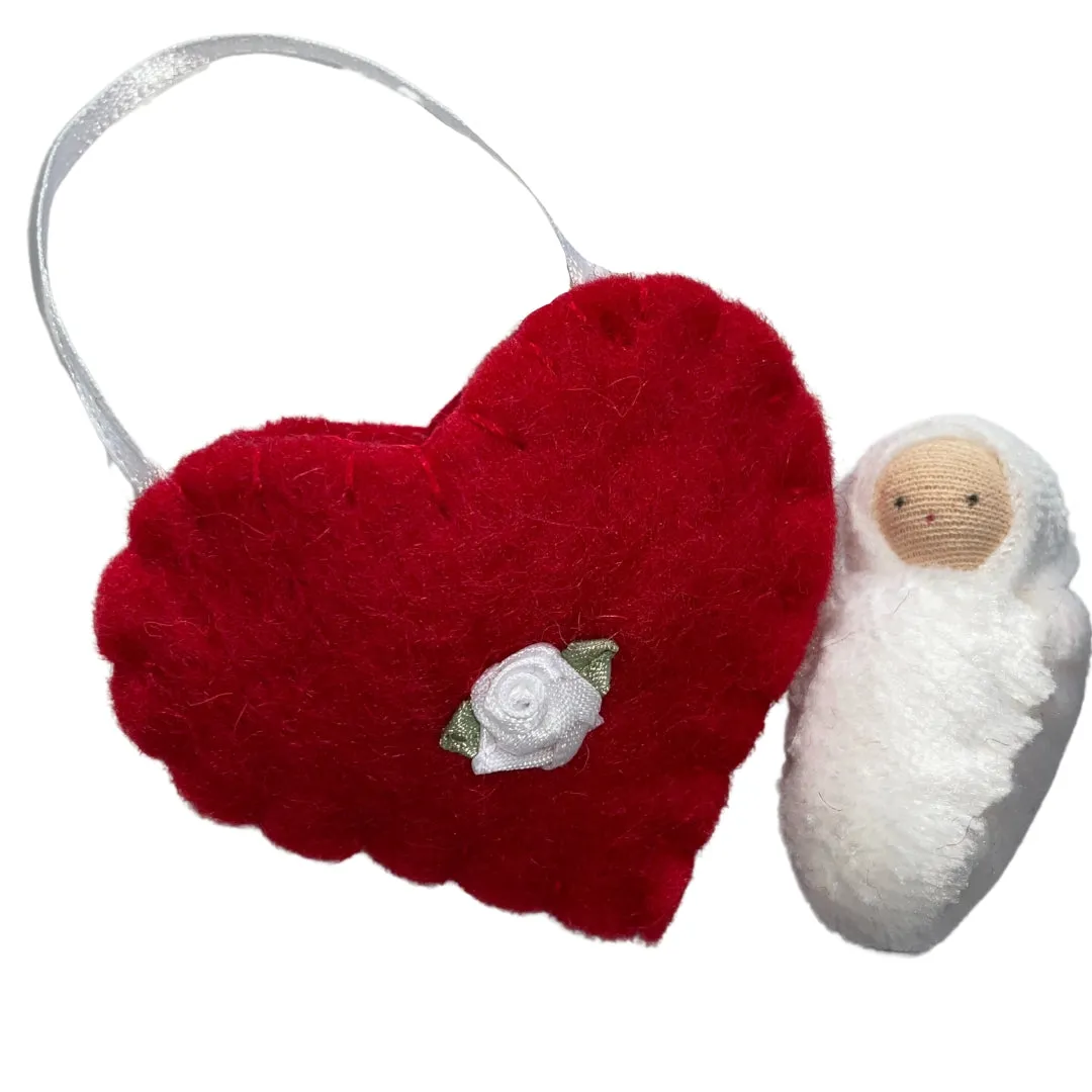 Busy kids Felt Heart Pocket Baby