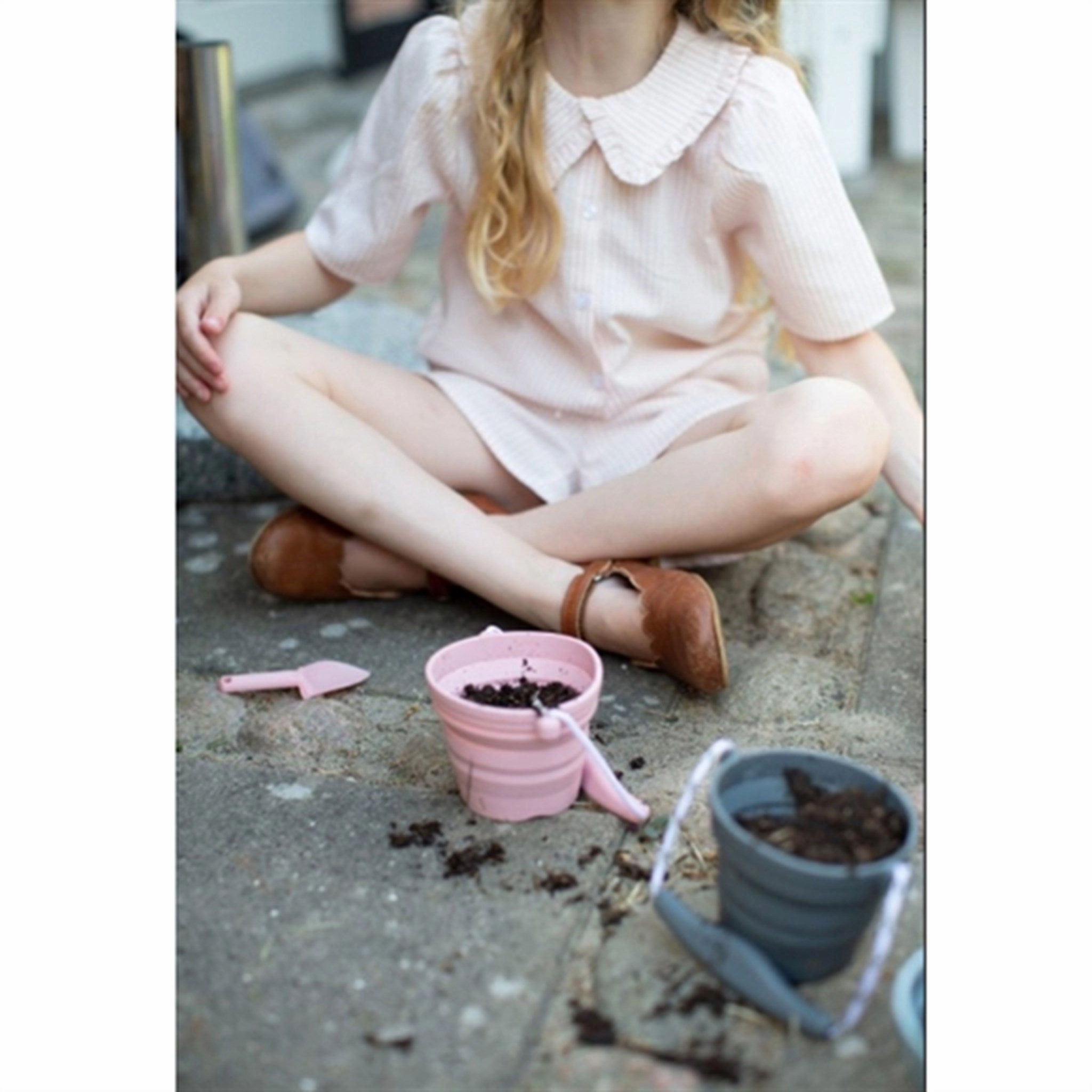 Scrunch Gardening Set Dusty Rose Imaginative play