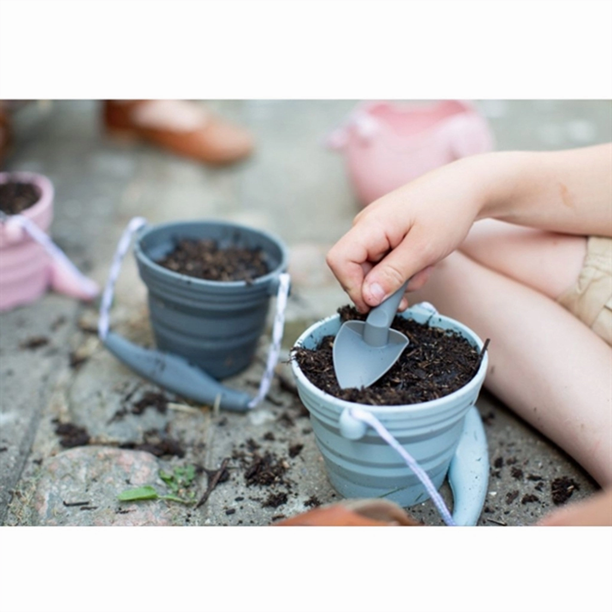Scrunch Gardening Set Dusty Rose Kid-centered learning