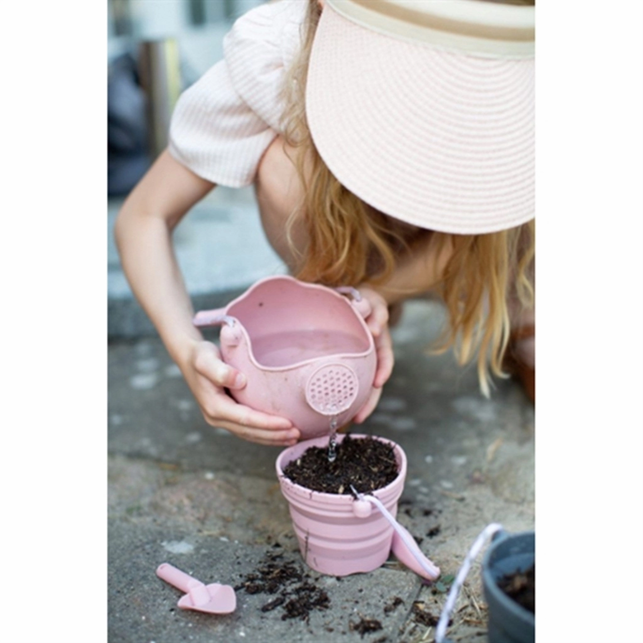 Scrunch Watering Can Dusty Rose Play-based education Learn & grow