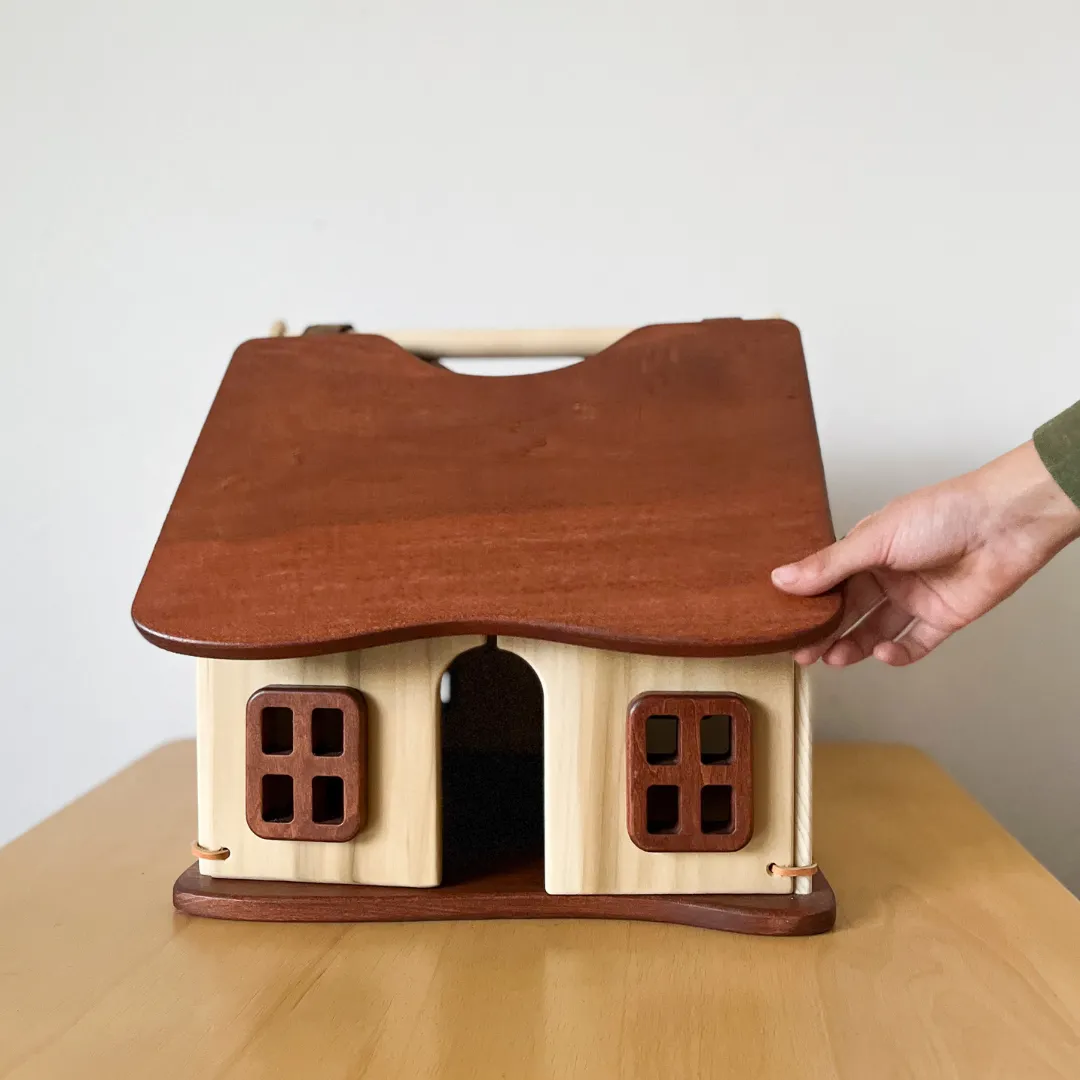 Young explorers Thimbleberry Cottage - Classic Wooden Dollhouse