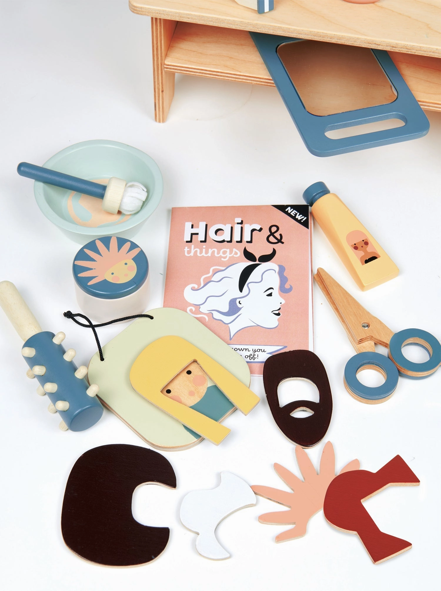 Wooden Play Hair Salon Kids discovery tools