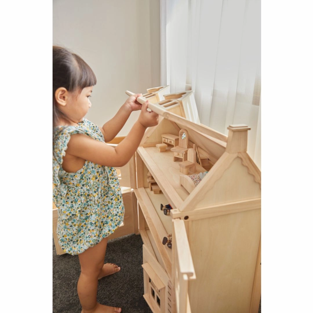 Kid-focused experiences Victorian Wooden Dollhouse