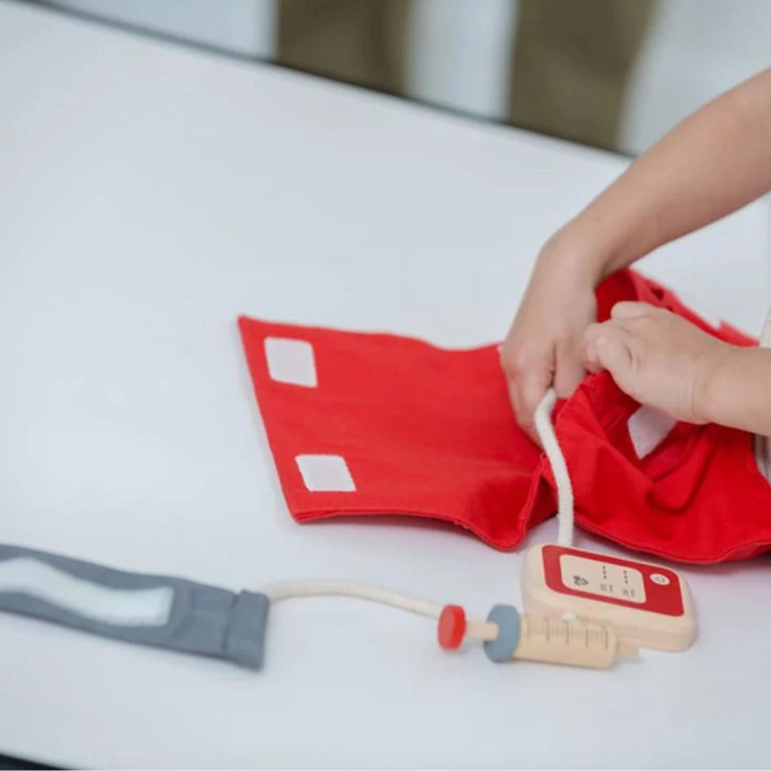 Wooden Doctor'S Kit Engaging young minds Smart & fun