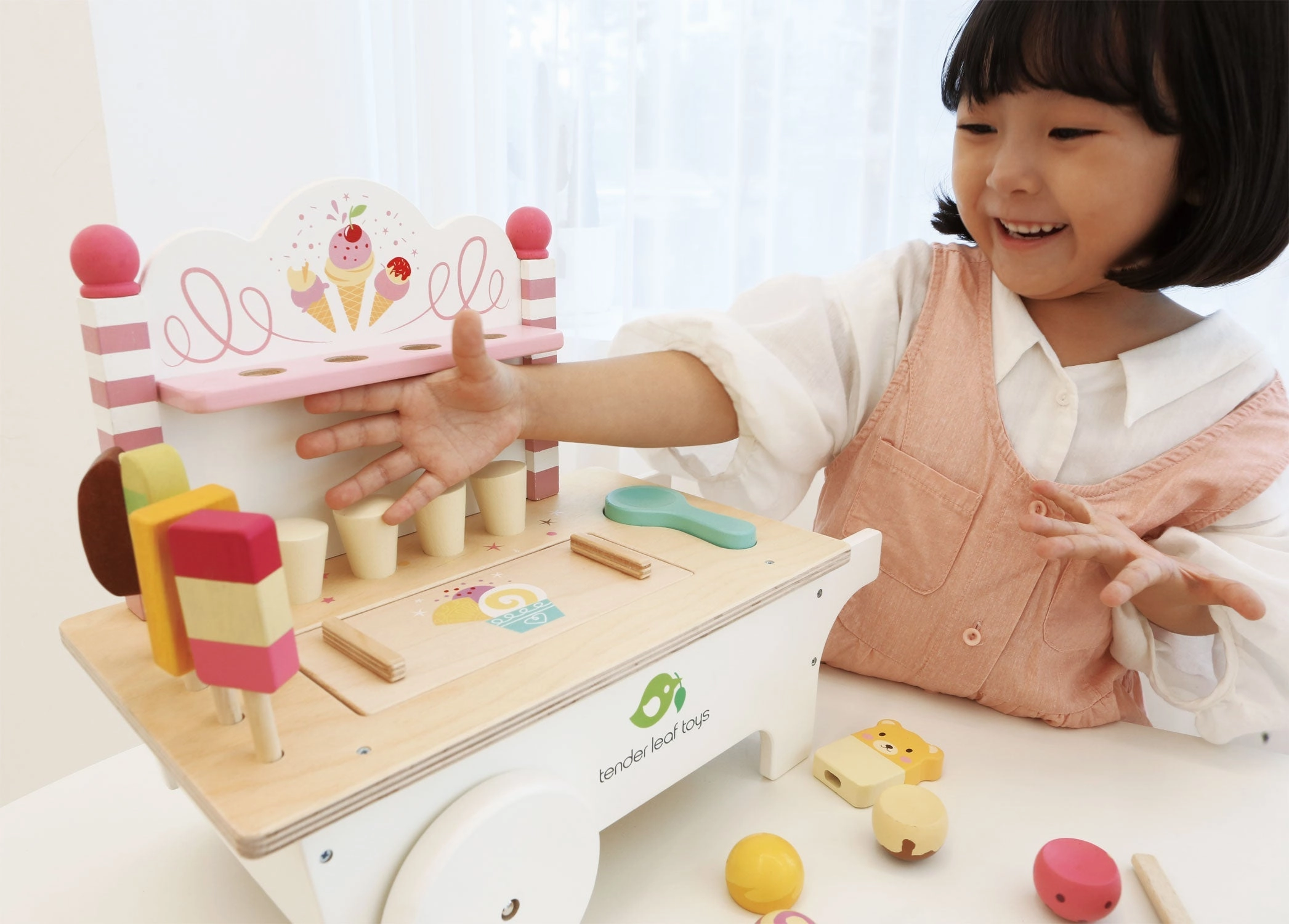 Mini makers Creative minds Wooden Ice Cream Cart Play Set