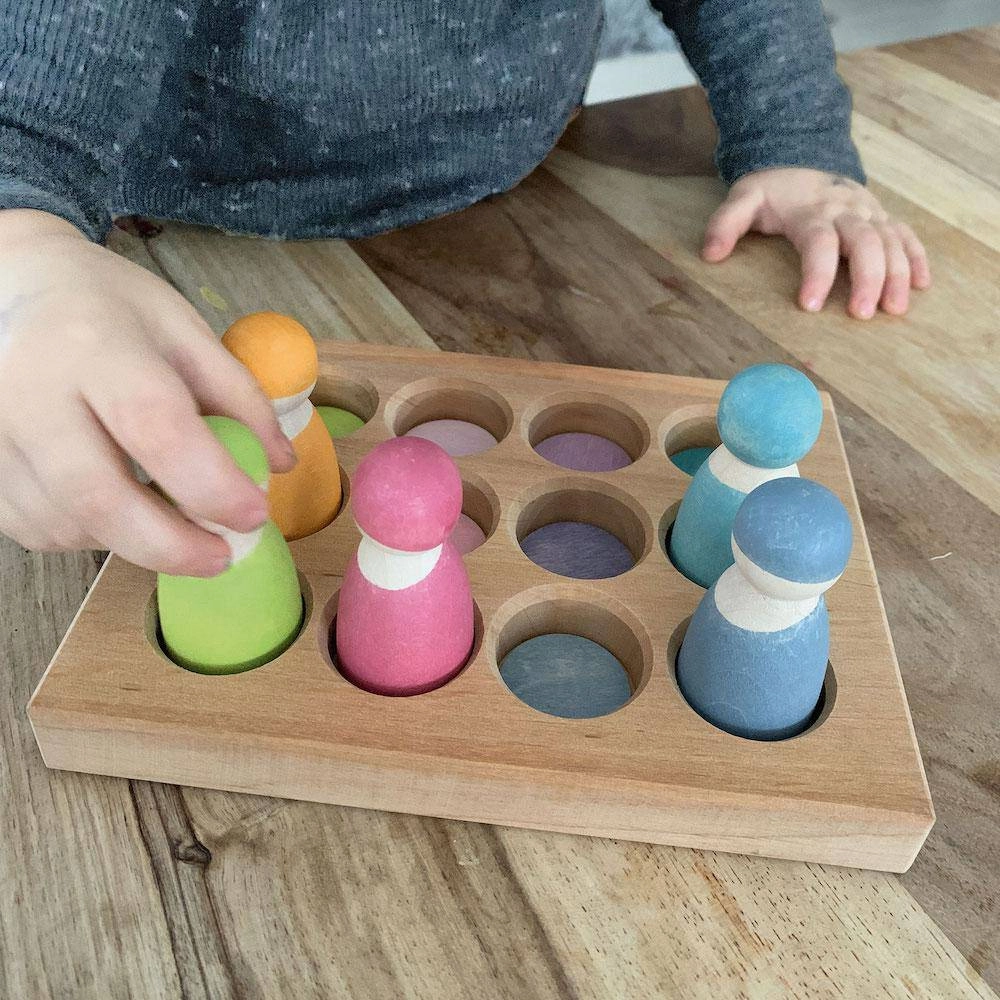 Busy kids Curiosity starters Wooden Pastel Sorting Board